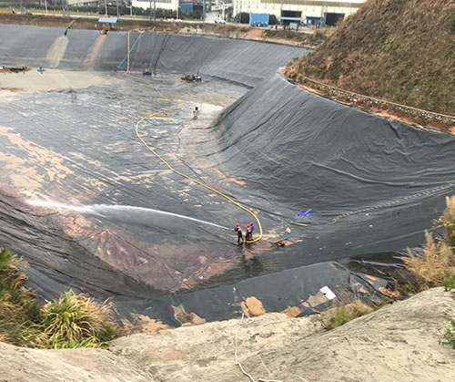 雄县废水池清理